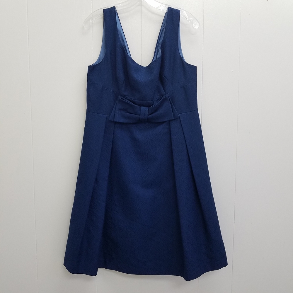 Mirror of Venus Font Bow V- Back Sleeveless Dress